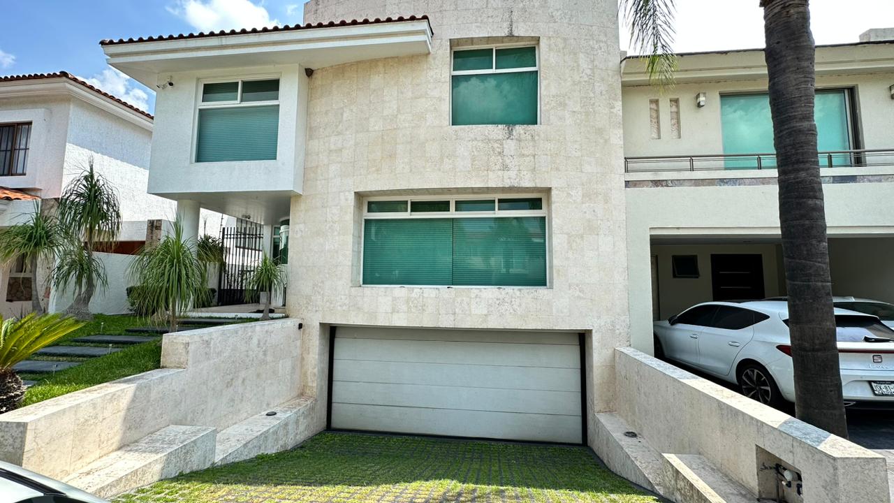 CASA EN VENTA EN VALLE REAL (3)RI