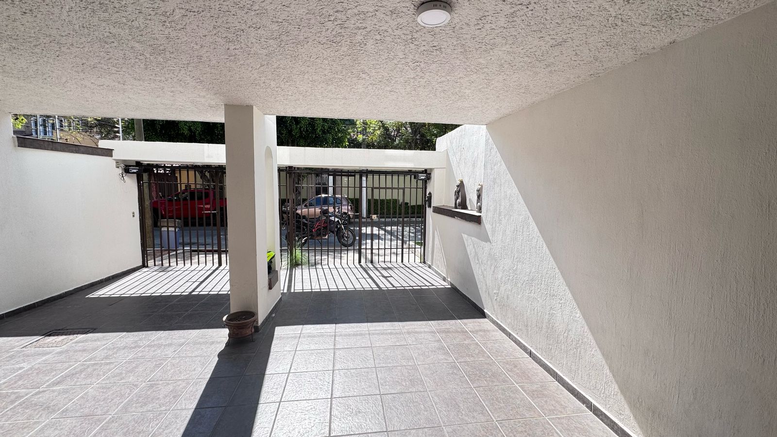 CASA EN VENTA EN LA COLONIA MONRAZ (4)RI — foto 2